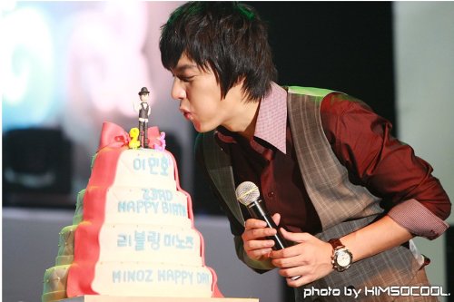  لعيد ميلاد الممثل Lee MinHo Image2afe